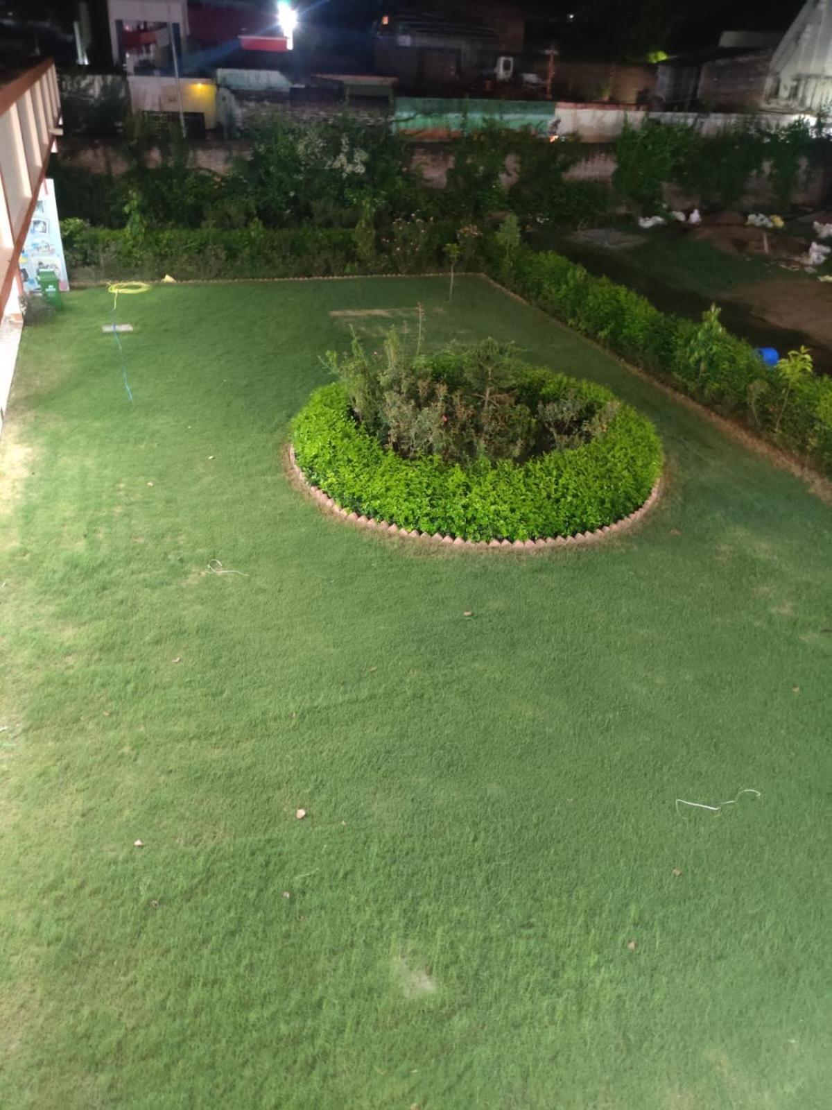 Jp International Naimisharanya Hotel Ngoại thất bức ảnh